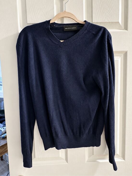 Saks Fifth Avenue Other - Saks Fifth Avenue Navy V-Neck Wool Blend Sweater Size M